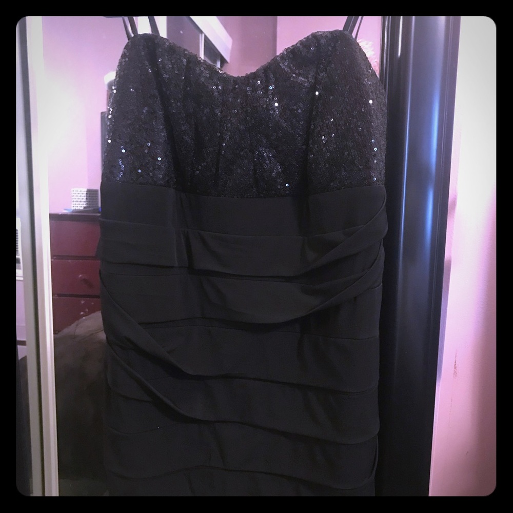 Hot 🔥🔥🔥 black sequin mini dress